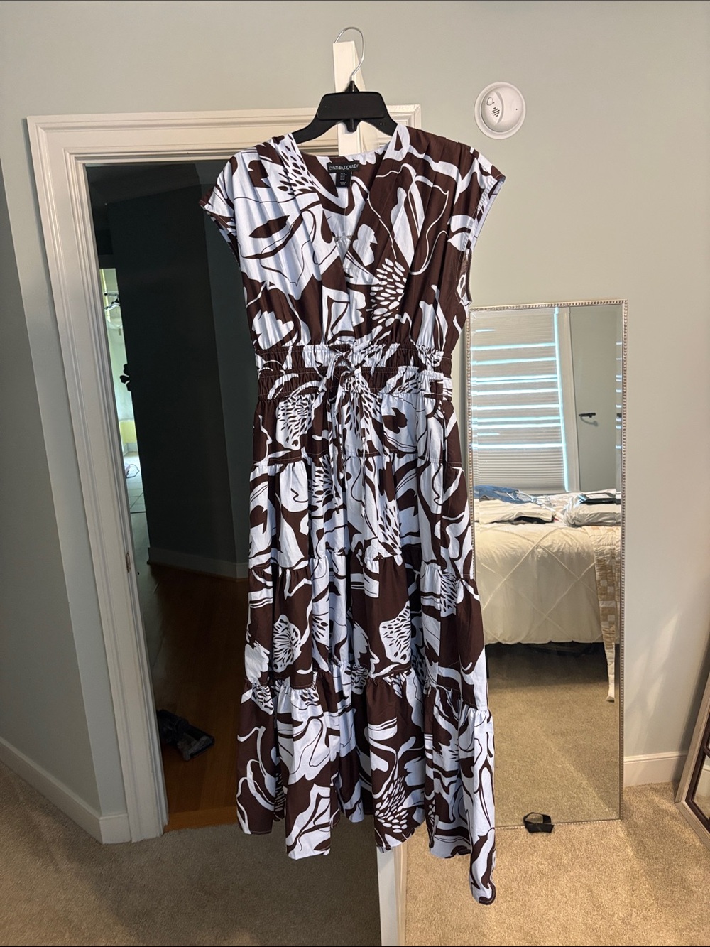 Brown & White Floral Tie-Waist Midi Dress Cynthia Rowley size medium